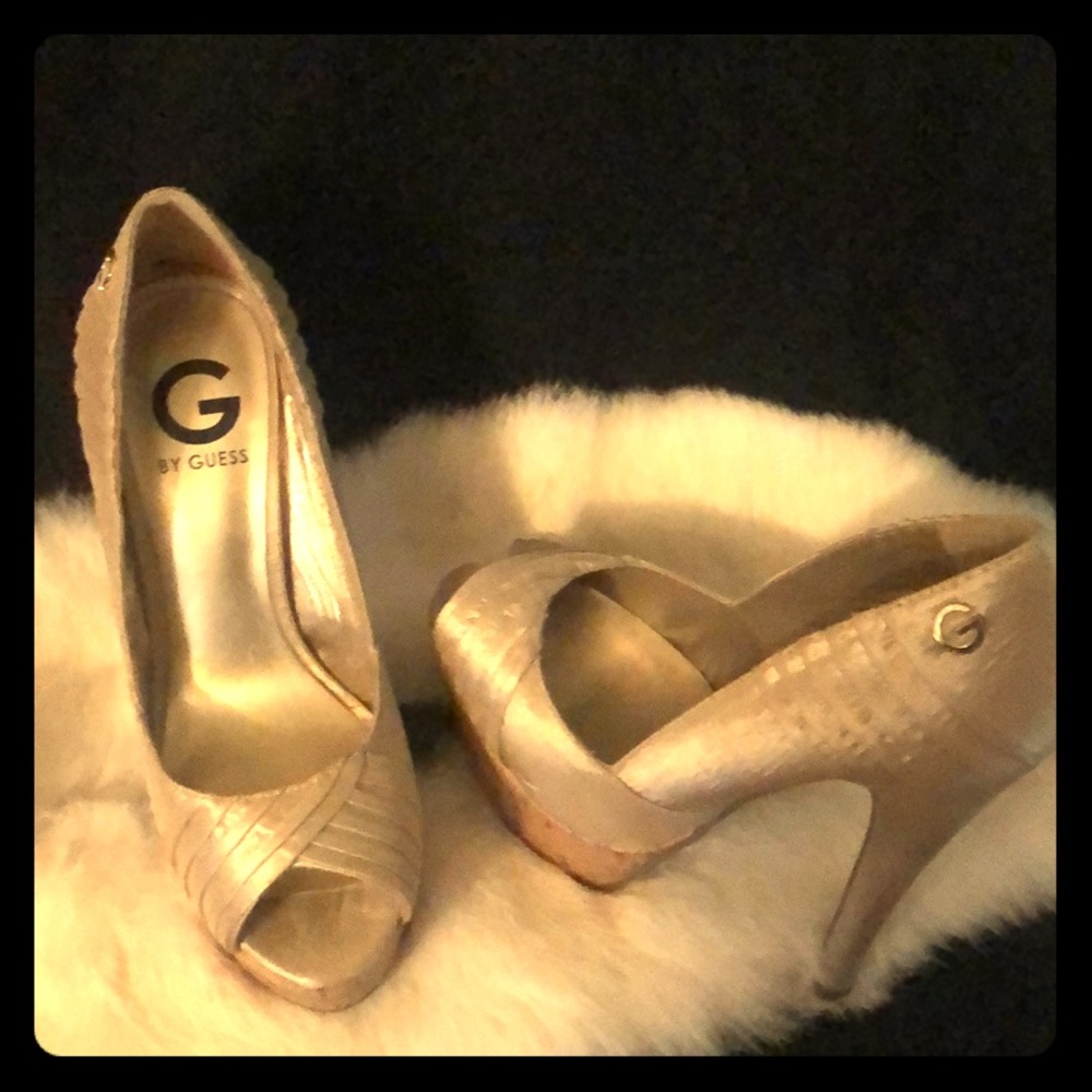 Guess platform heel